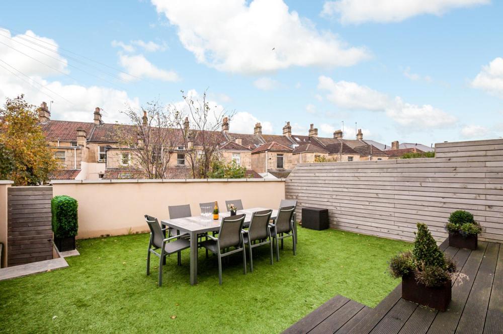 Solar Sanctuary- Skyline Balcony, City Centre, Three Floors, King Beds, Netflix And More! 바스 외부 사진