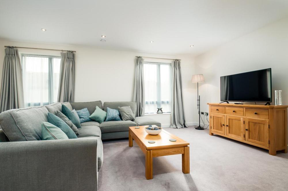 Solar Sanctuary- Skyline Balcony, City Centre, Three Floors, King Beds, Netflix And More! 바스 외부 사진